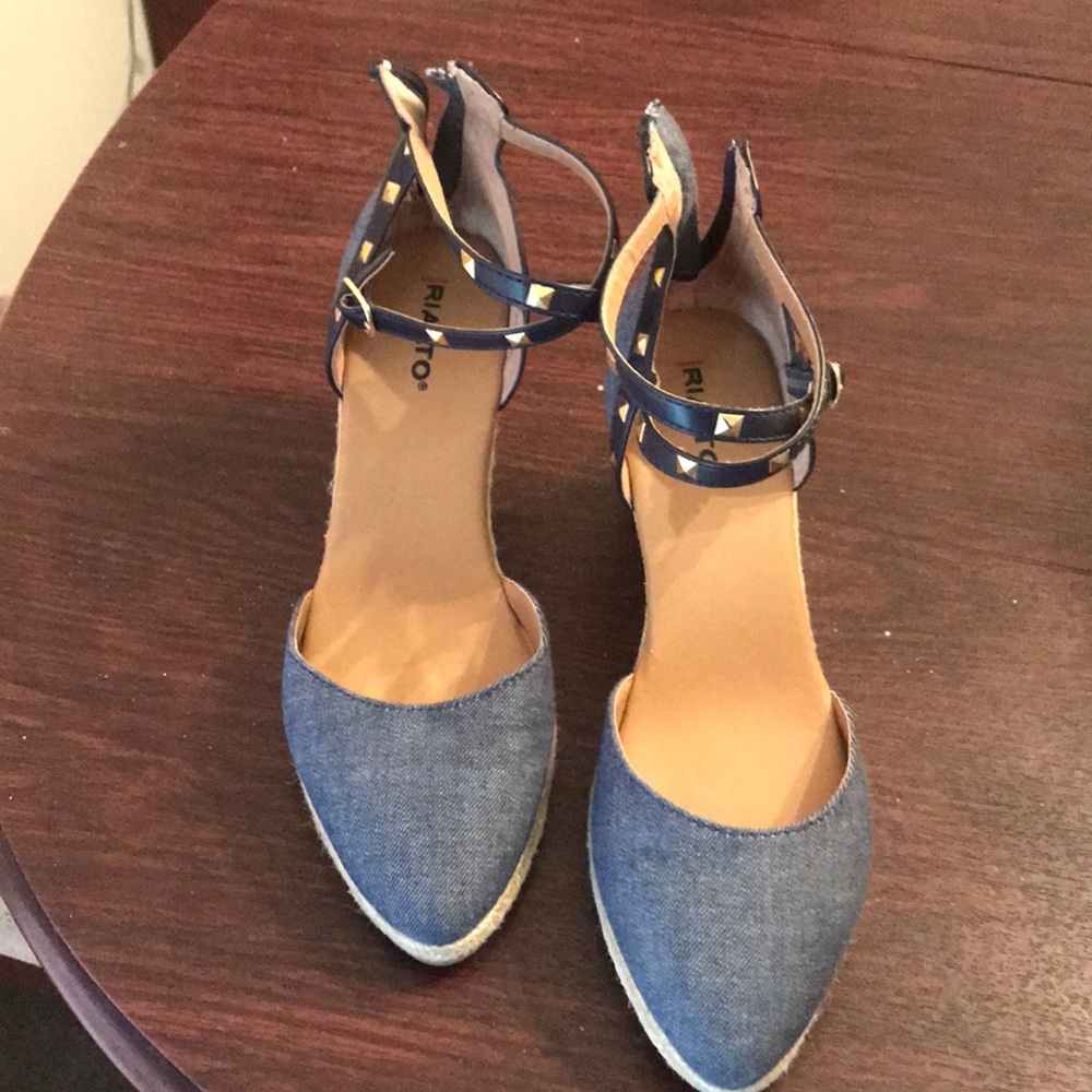 Women’s shoes